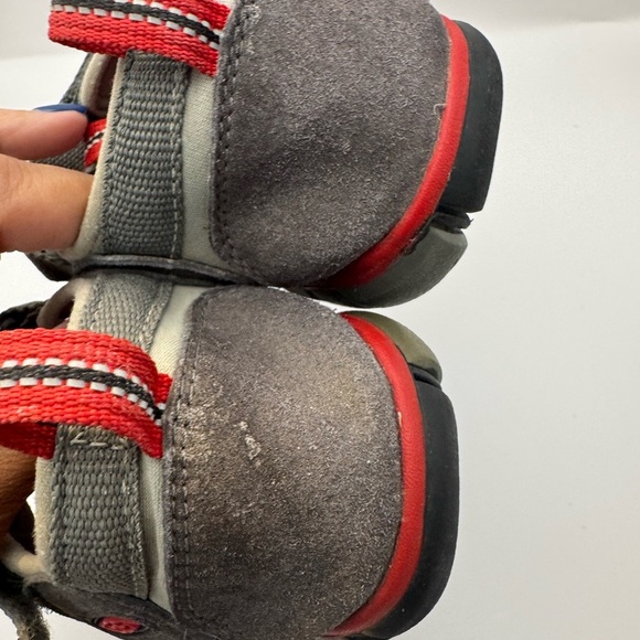 Keen Newport H2 Sandals Grey and Red Youth Size 5 - Picture 11 of 11